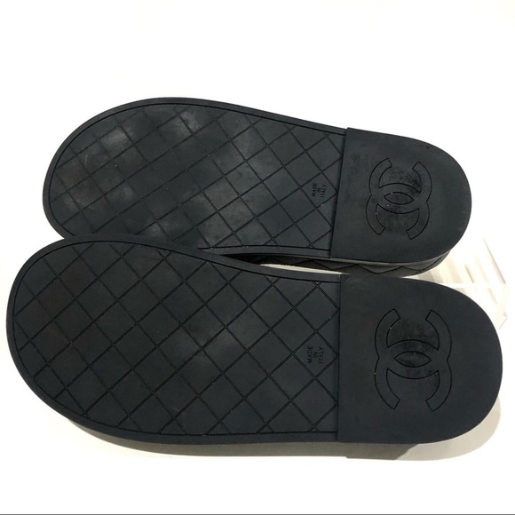 Authentic CHANEL Navy Blue Quilted Agneau Slides Mules Lambskin Leather Size 38 - Picture 12 of 15